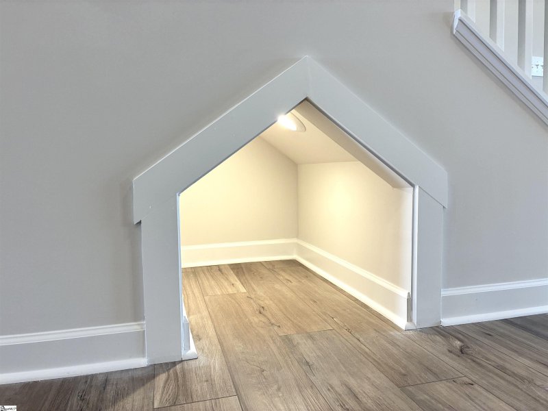 Property image 5 of 217 Crimson Tree Court in Holly Ridge, Greenville, SC 29607