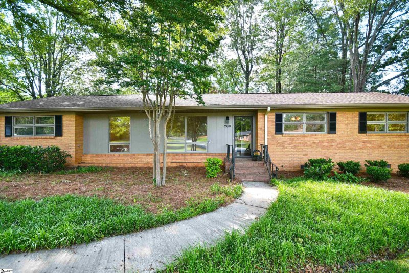 Property image 4 at 200 Lavonne Avenue, Easley, SC 29642