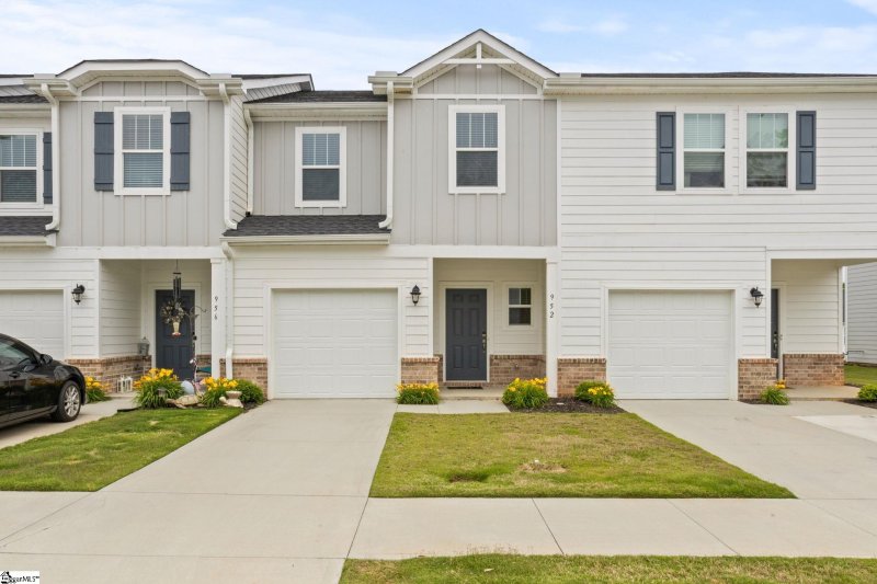 City Station Townes, Greer Community