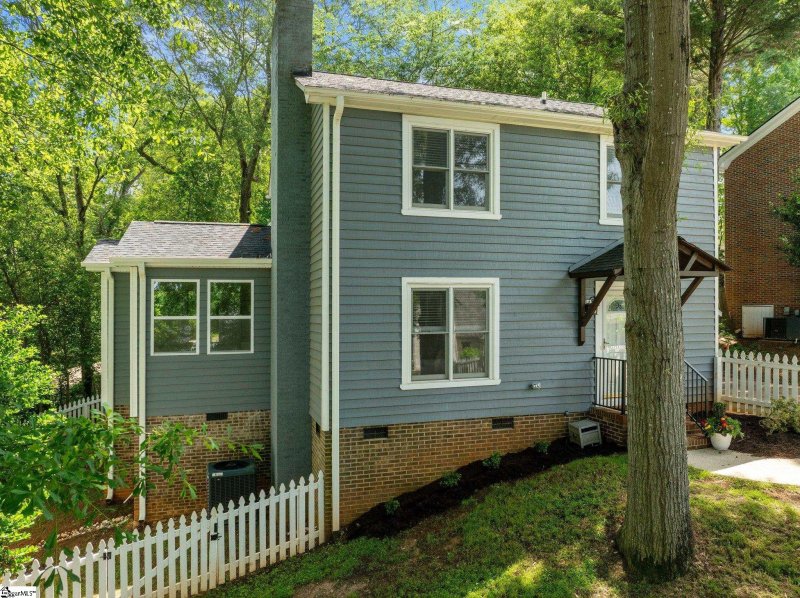 Property image 4 at 9 Moultrie Street, Greenville, SC 29605