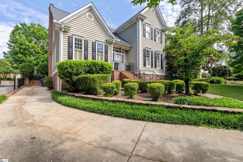 Property image 3 at 75 Woodvale Avenue, Greenville, SC 29605