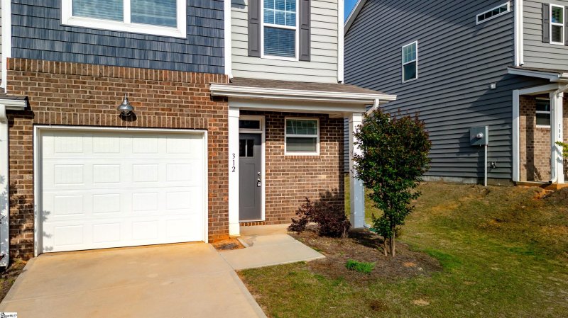 Property image 3 of 312 E Compass Way in North View, Easley, SC 29640