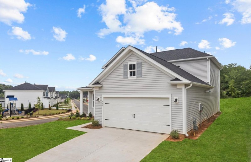 Property image 2 of 301 Indigo Circle in Indigo Park, Easley, SC 29642