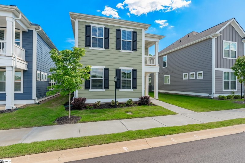Property image 2 at 10 Lewes Avenue, Simpsonville, SC 29681