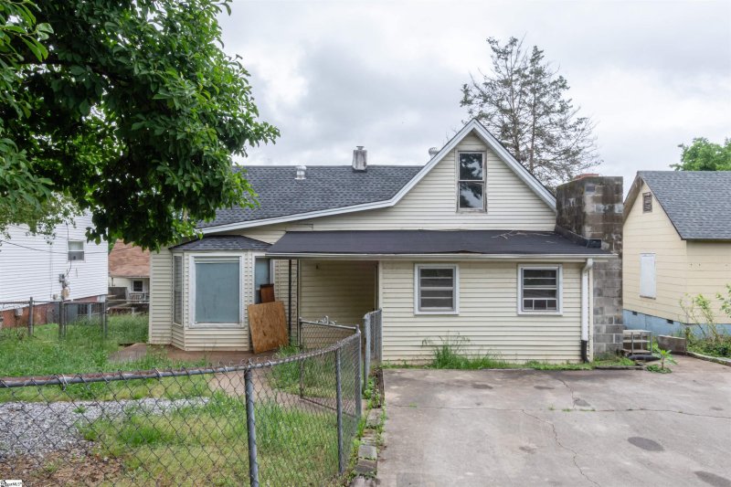 Property image 2 at 33 Henry Street, Greenville, SC 29605