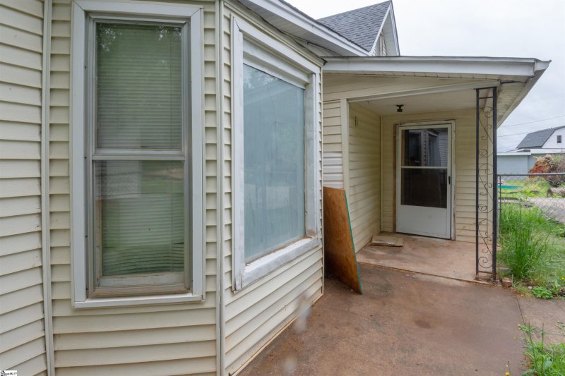 Property image 4 at 33 Henry Street, Greenville, SC 29605