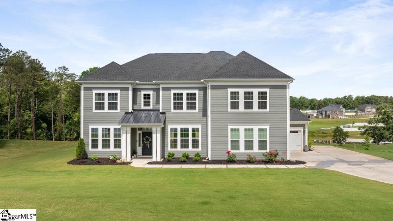 Midway Farms, Belton Community