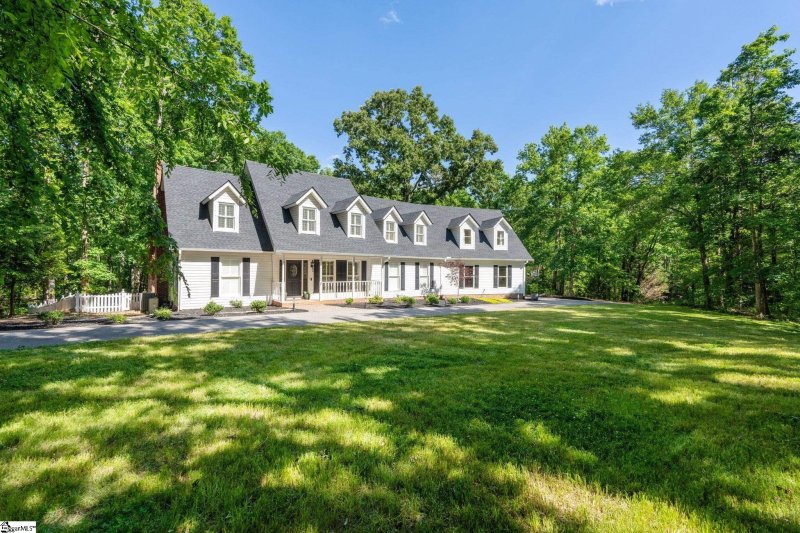 Property image 4 at 300 Shagbark Circle, Simpsonville, SC 29680