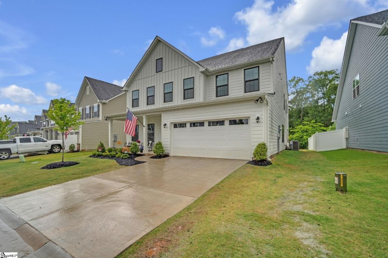 Property image 3 at 445 Oswego Court, Greenville, SC 29607