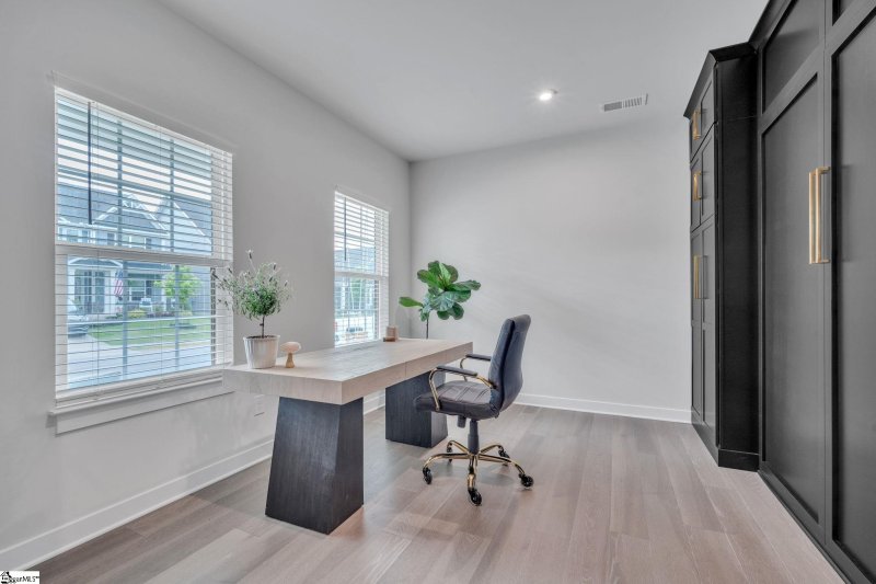 Property image 5 at 445 Oswego Court, Greenville, SC 29607