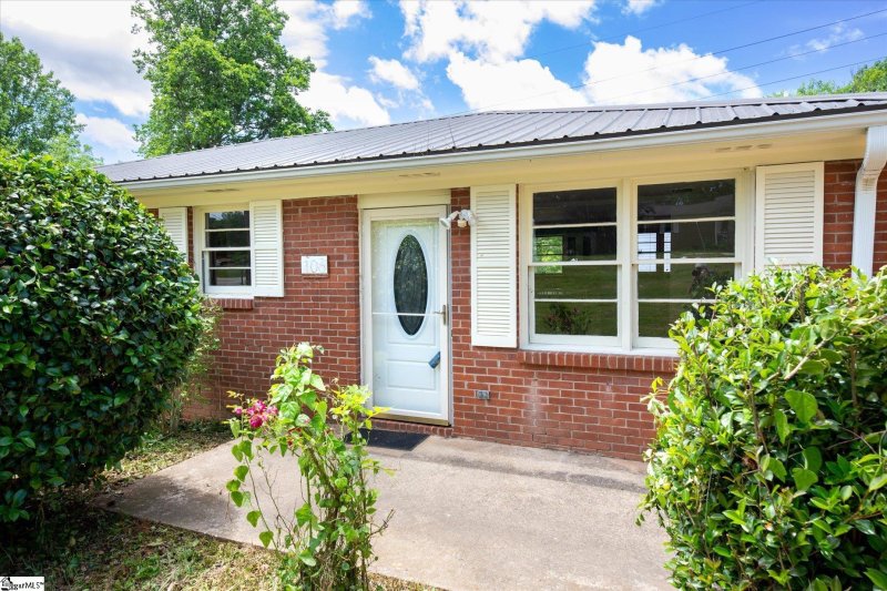 Property image 4 at 106 Gayle Street, Piedmont, SC 29673