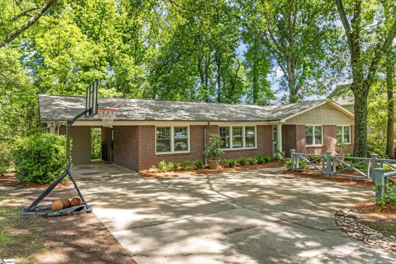 Property image 2 at 10 Broughton Drive, Greenville, SC 29609