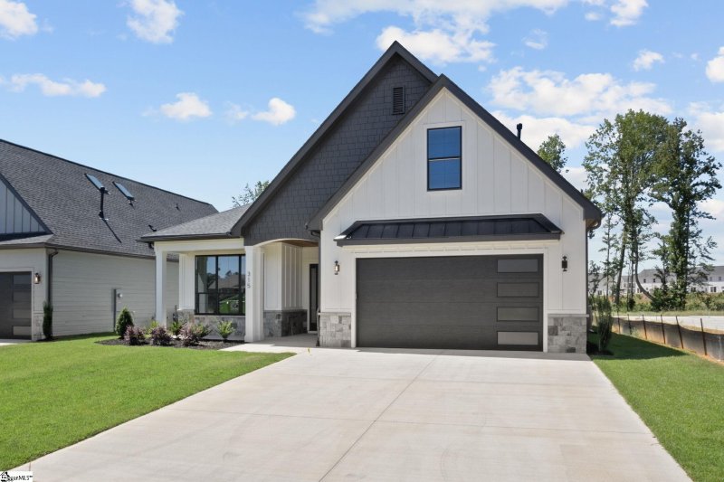 Property image 2 of 315 Eagle Mill Lane in Manegate Cottages, Greer, SC 29651