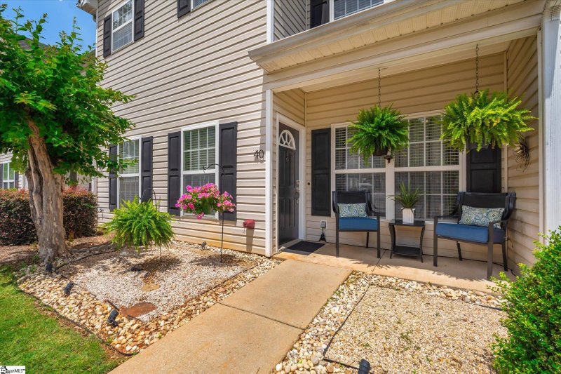 Property image 3 of 40 Ridgestone Circle in Summer Stone Townes, Mauldin, SC 29662