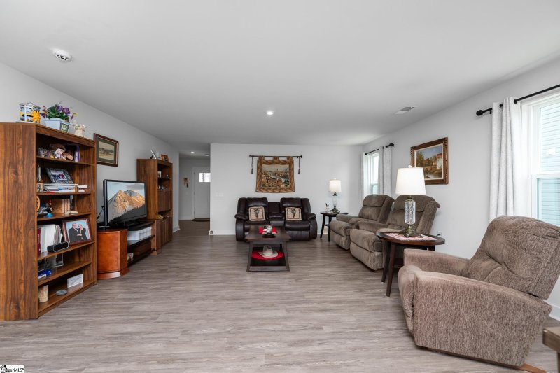 Property image 5 at 203 Bending Branch Road, Greenville, SC 29605