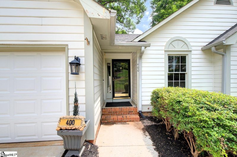 Property image 3 at 400 Halifax Drive, Greenville, SC 29615