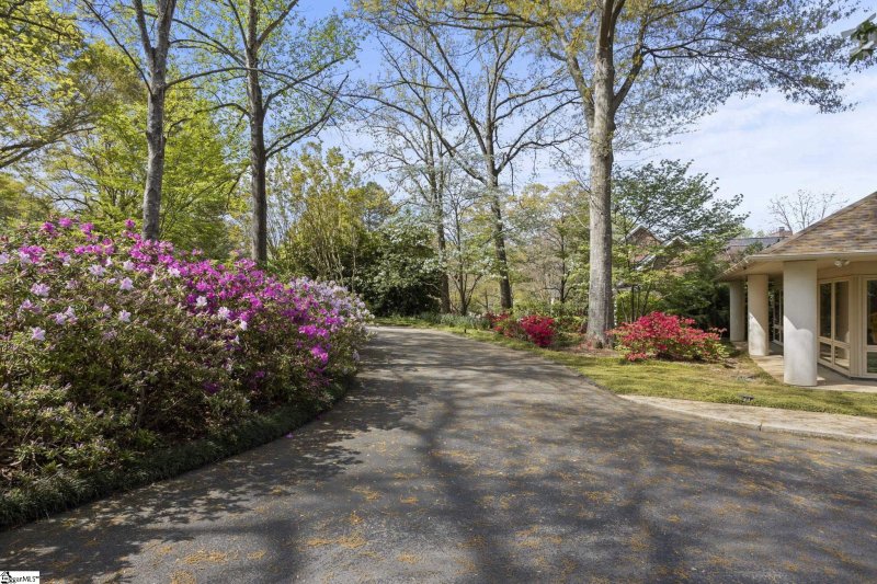 Property image 4 at 109 Babbs Hollow Road, Greenville, SC 29607