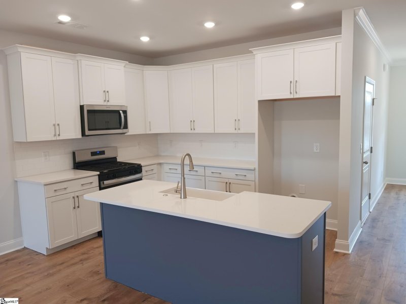 Property image 2 of 203 Lewes Avenue in The Settlement, Simpsonville, SC 29681