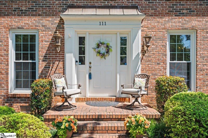 Property image 3 of 111 Farm Valley Court in Sugarmill, Greer, SC 29650