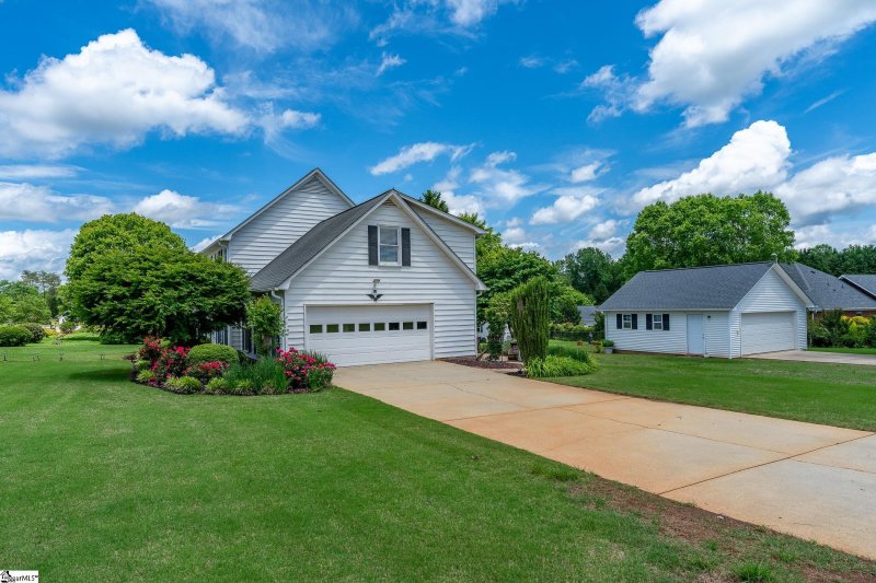 Property image 3 of 2 Wheatstone Court in Stratford Point, Greenville, SC 29617