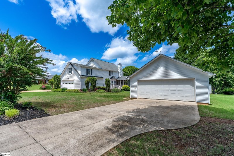 Property image 5 of 2 Wheatstone Court in Stratford Point, Greenville, SC 29617