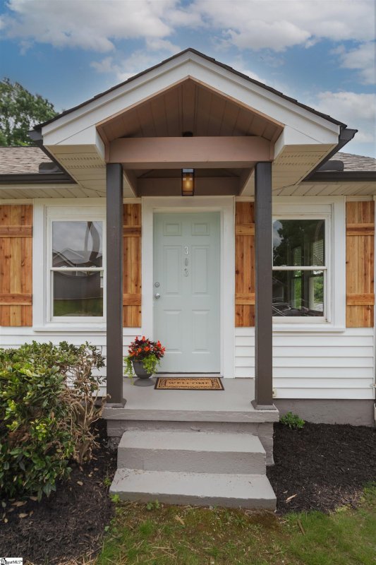 Property image 4 at 303 Gilliland Avenue, Easley, SC 29640