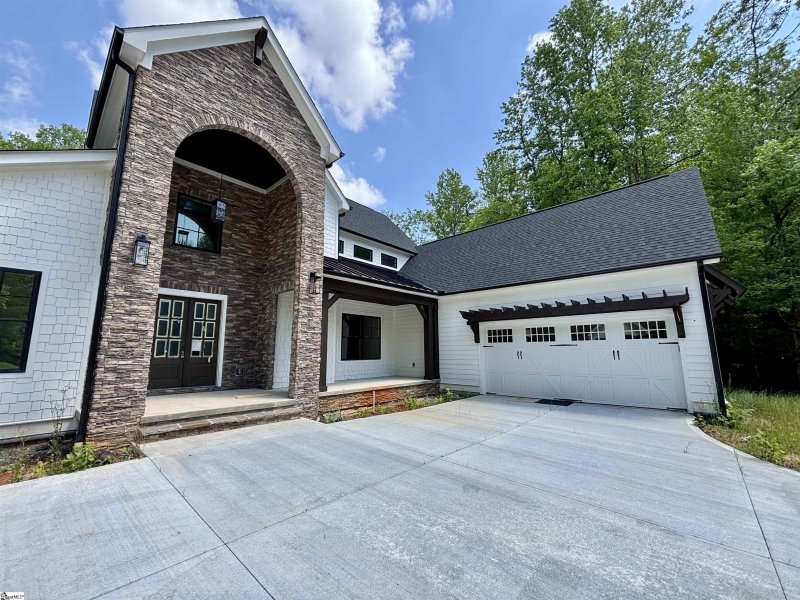 Property image 3 of 10 Autumn Leaves Way in Garden Gate, Marietta, SC 29661