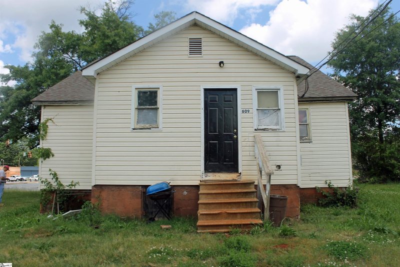 Property image 5 at 609 Cedar Lane Road, Greenville, SC 29611-2915