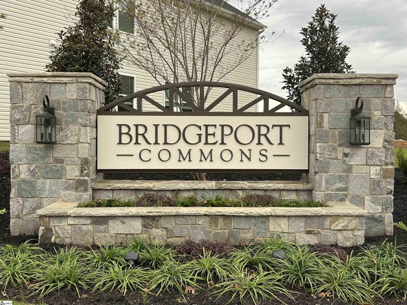Property image 2 of 400 Poinsett Bridge Way in Bridgeport Commons, Greenville, SC 29607