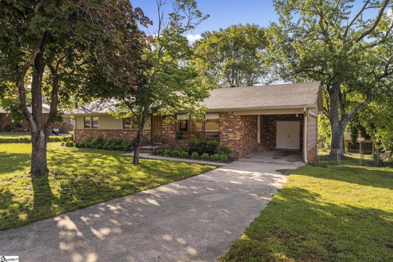 Property image 2 at 103 Drexmoore Drive, Taylors, SC 29687