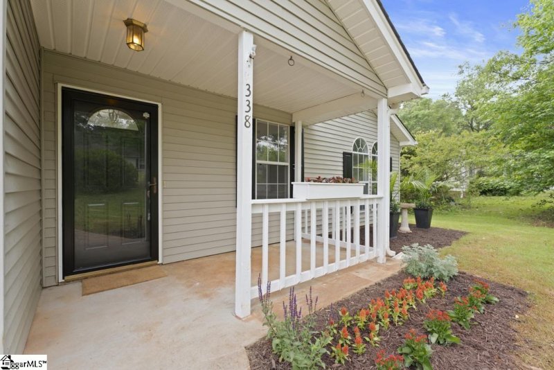 Property image 3 at 338 E Celestial Drive, Greer, SC 29651