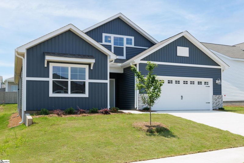 Property image 2 at 207 Fenner Place, Greenville, SC 29607