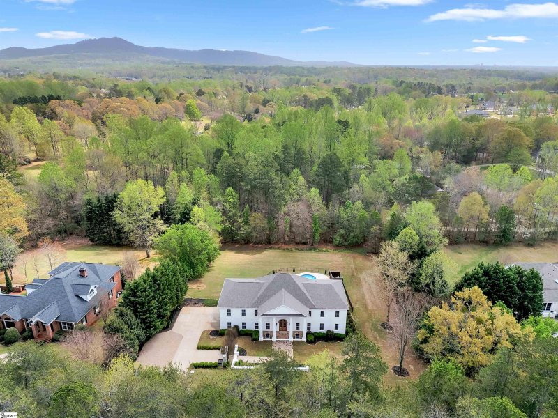 Property image 3 of 12 Woodvalley Court in Green Valley, Greenville, SC 29617