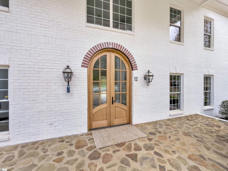 Property image 4 of 12 Woodvalley Court in Green Valley, Greenville, SC 29617