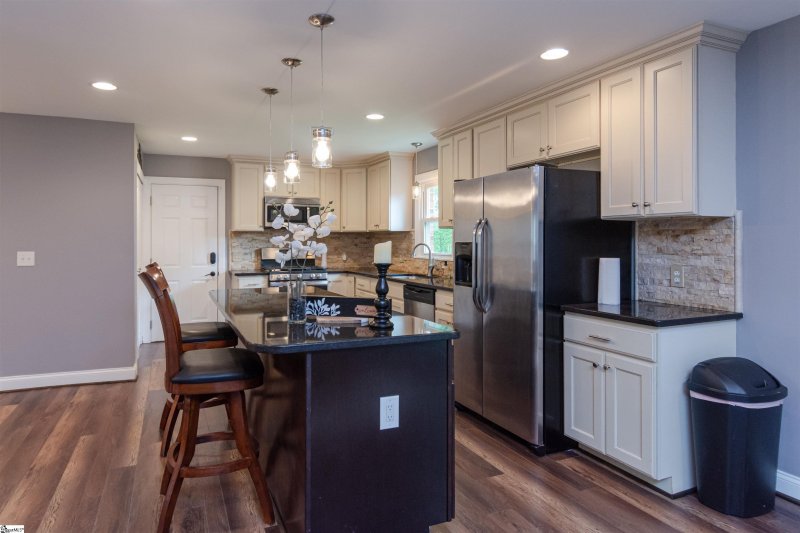 Property image 5 at 111 Menlo Drive, Simpsonville, SC 29680