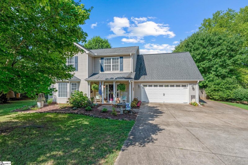 Summer Wood, Greer community