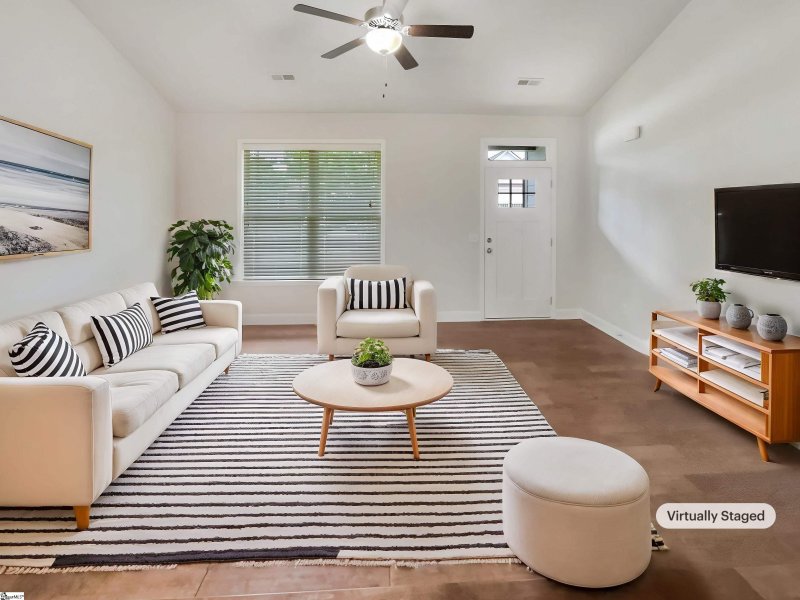 Property image 2 at 177 Bur Oak Drive, Taylors, SC 29687