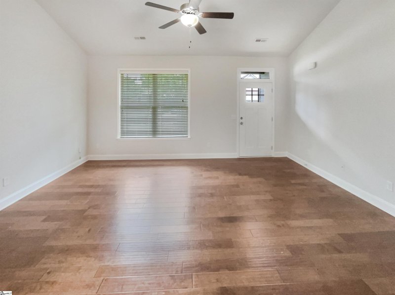 Property image 3 at 177 Bur Oak Drive, Taylors, SC 29687