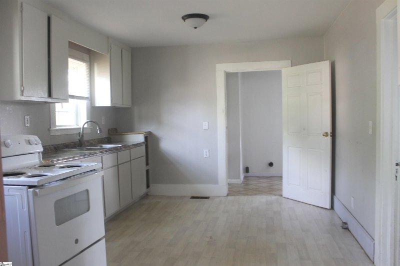 Property image 5 at 312 Edgemont Avenue, Greenville, SC 29617-2845