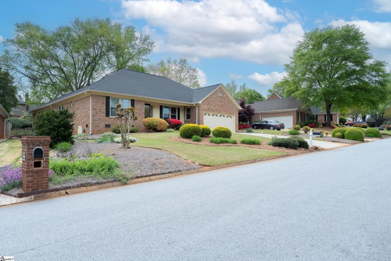 Property image 2 of 109 River Oaks Road in River Oaks, Greer, SC 29650