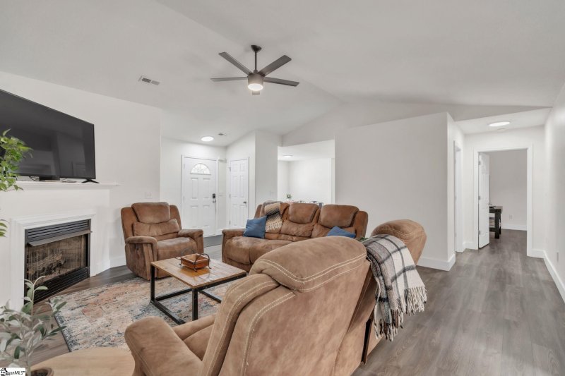 Property image 4 at 205 Glastonbury Drive, Greer, SC 29651