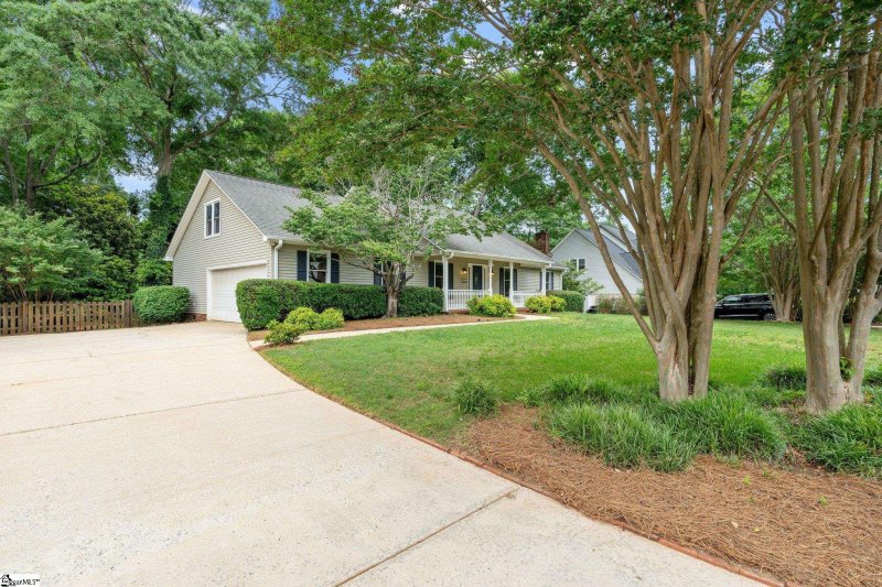 Property image 2 at 113 Roberts Farm Road, Simpsonville, SC 29681