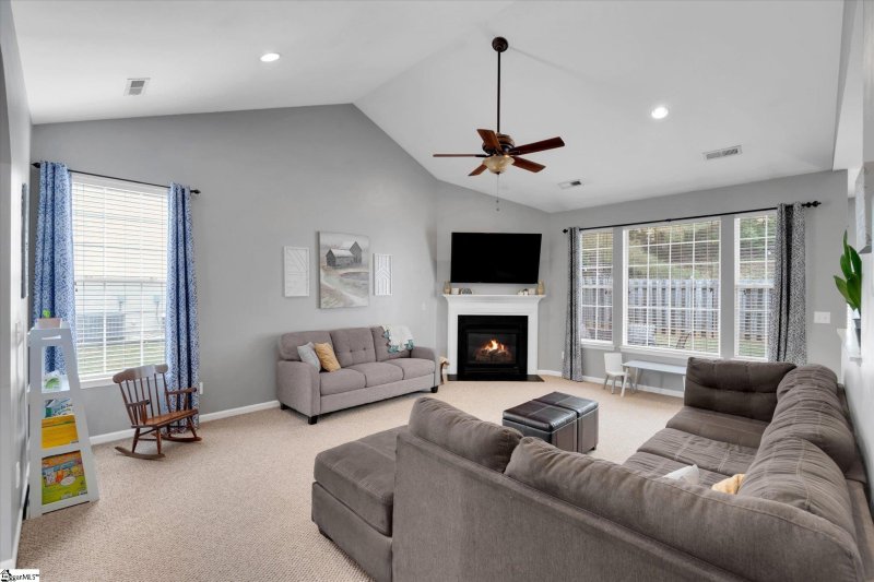 Property image 3 at 137 Worcester Lane, Easley, SC 29642-3045