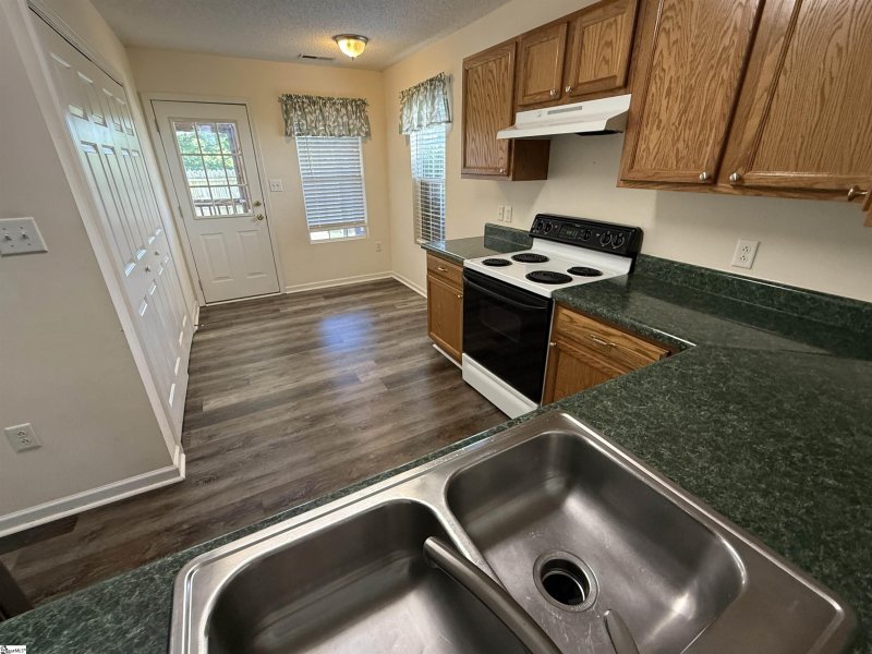 Property image 4 at 306 Woodruff Park Lane, Simpsonville, SC 29681