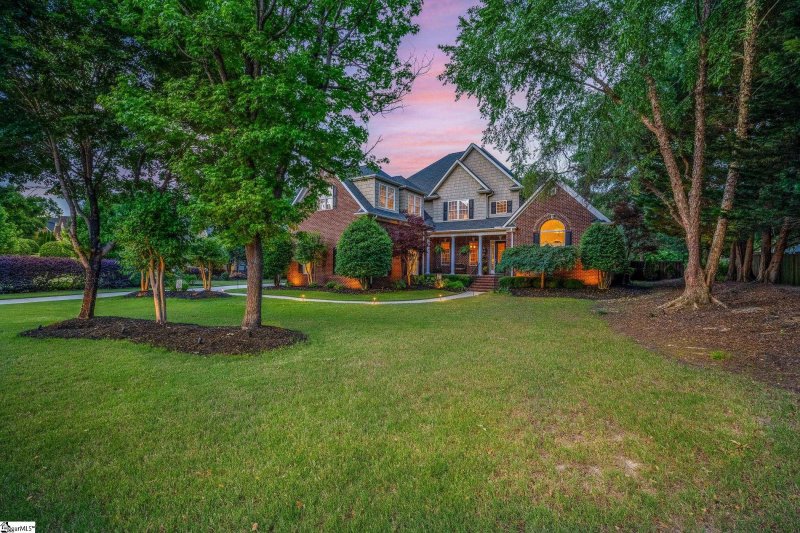 Property image 2 of 204 Whitworth Way in Sycamore Ridge, Simpsonville, SC 29681