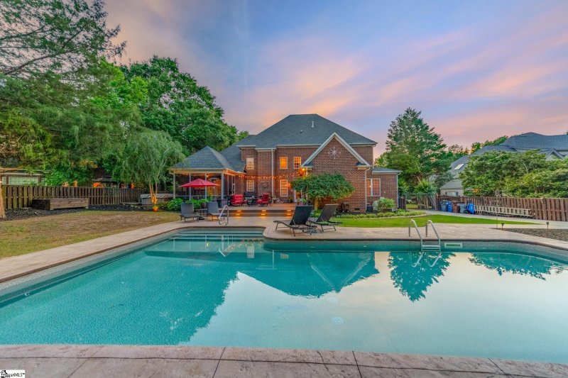 Property image 3 of 204 Whitworth Way in Sycamore Ridge, Simpsonville, SC 29681