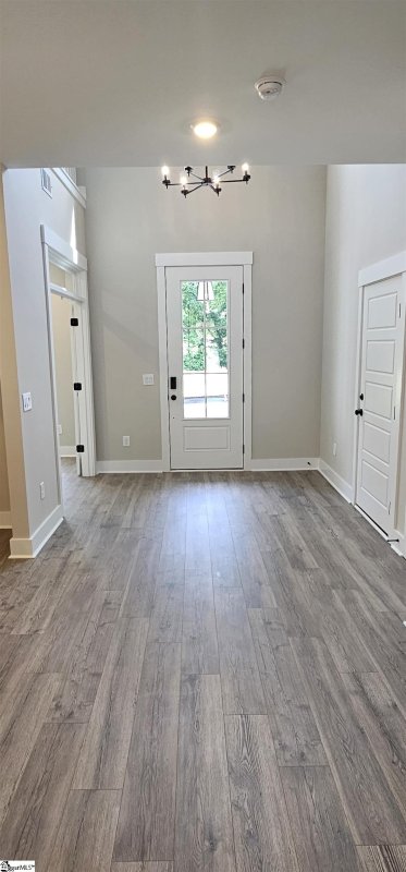 Property image 2 at 325 Breakwater Lane, Seneca, SC 29678