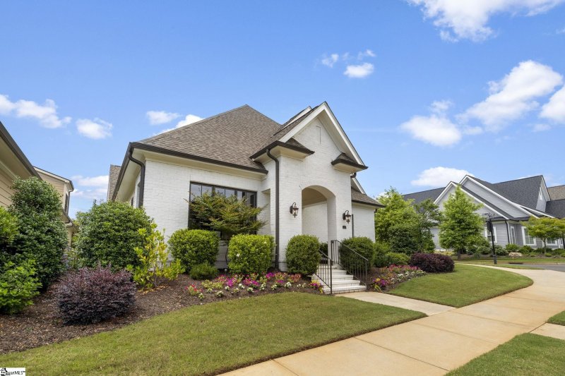 Property image 2 at 25 Norlin Drive, Greenville, SC 29607