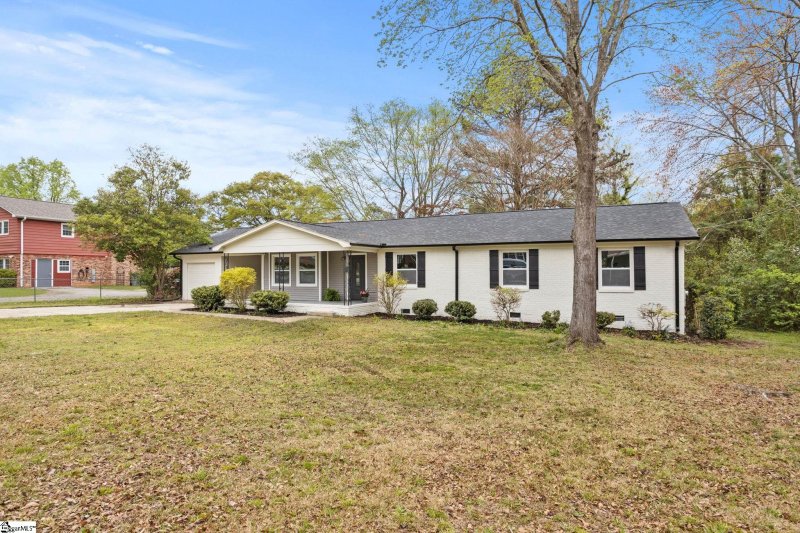 Property image 3 at 26 Dagenham Drive, Greenville, SC 29615