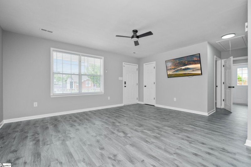 Property image 4 at 101 Old Paris Mountain Road, Greenville, SC 29609-4516